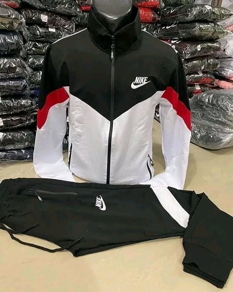 1700081808571