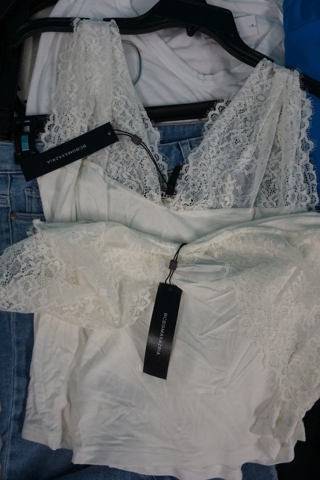 ladies_designer_clothing_wholesale_bundles_to_resell_on_poshmark_ebay_7_6_23_7__03572