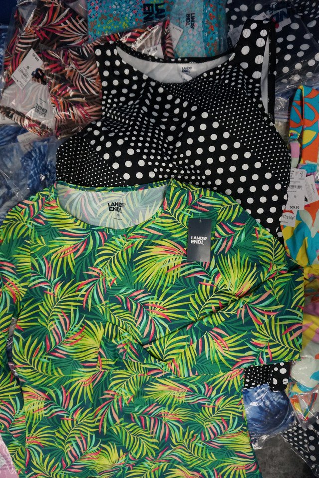 lands_end_wholesale_clothing_pallets_9_4_23_31__19831