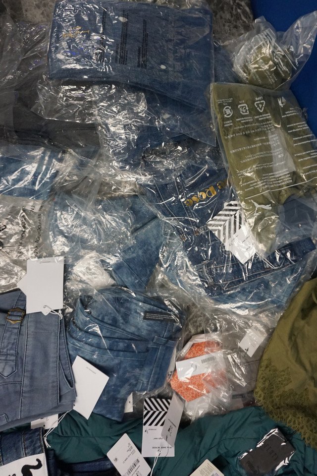 wholesale_high_end_clothing_pallets_8_21_23_14__88711