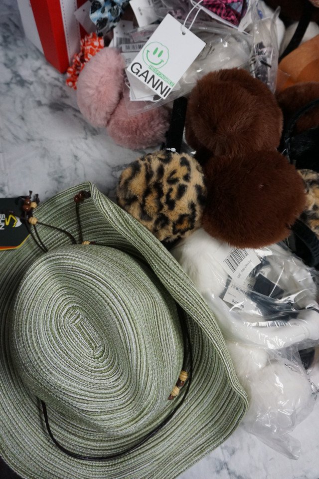 wholesale_pallets_of_high_end_designer_brand_clothing_to_resell_1_11_23_copy_34__61471